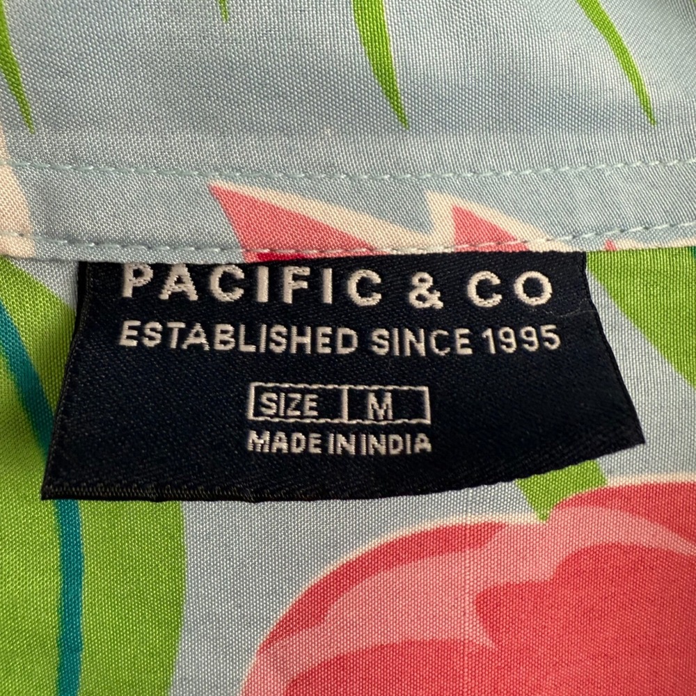 Pacific & Co Mens Hawaiian Shirt Blue Tropical Parrot Hibiscus Print‎ Size M - Picture 5 of 6